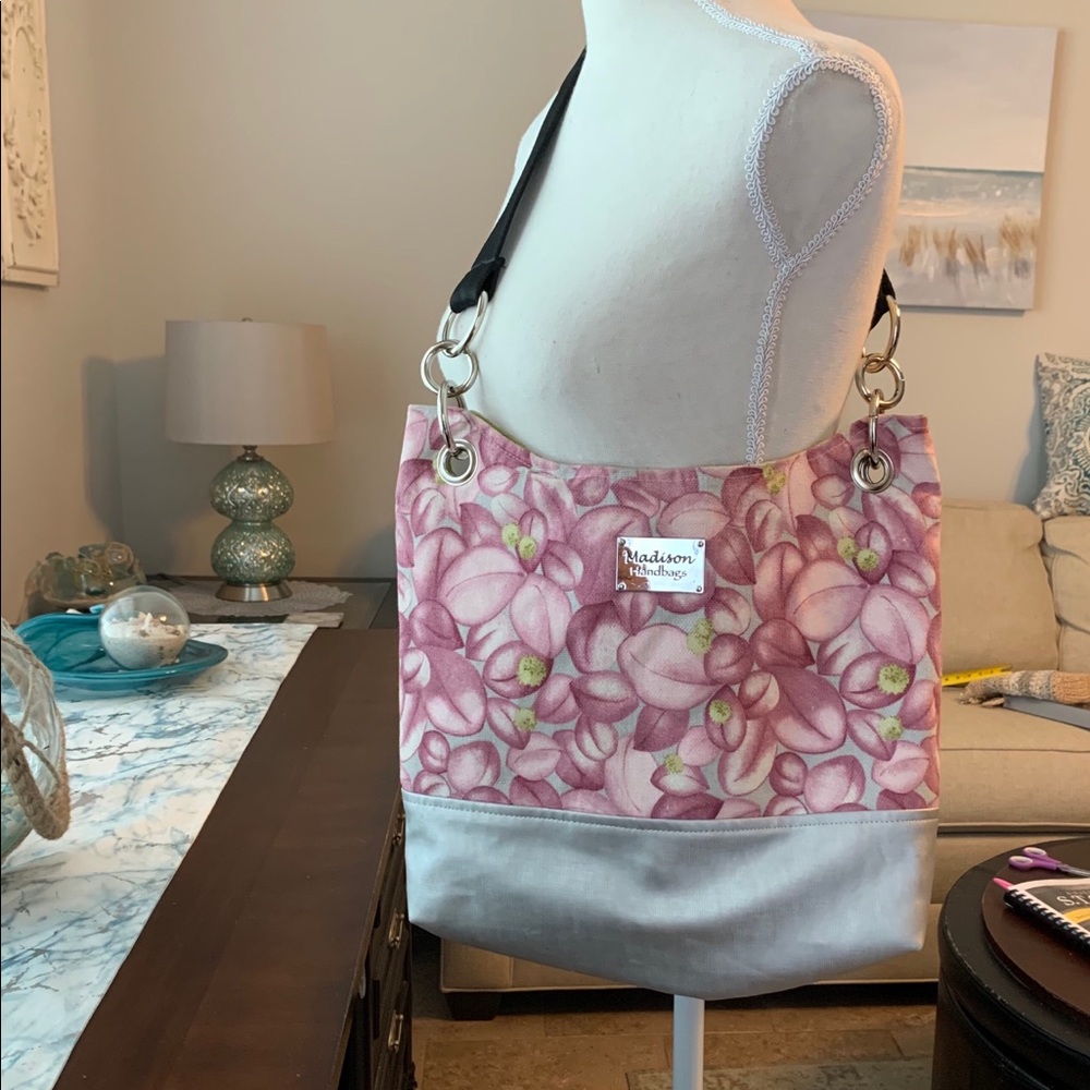 Madison Handbag** Large Size Shoulder Bag